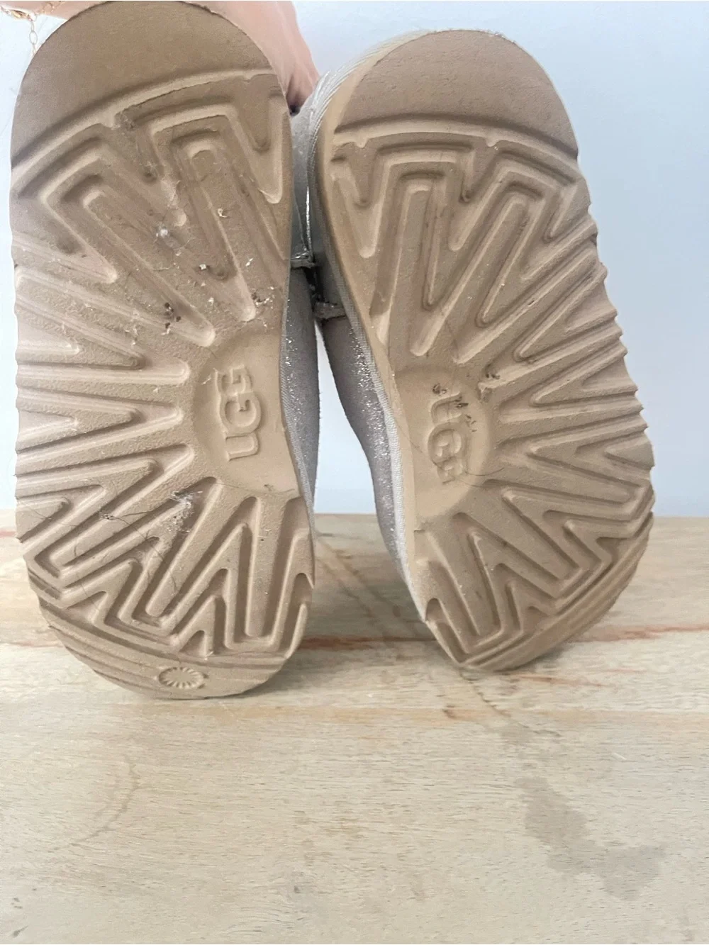 Ugg Kids Cozy Shearling-Lined Boots - light metallic silver grayish beige